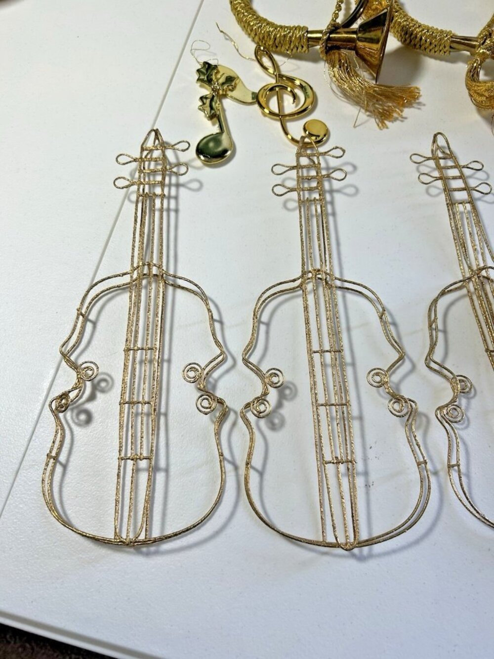 Vintage Lot of 24 Gold Metallic Musical Instrument Themed Christmas Ornaments - Picture 2 of 12